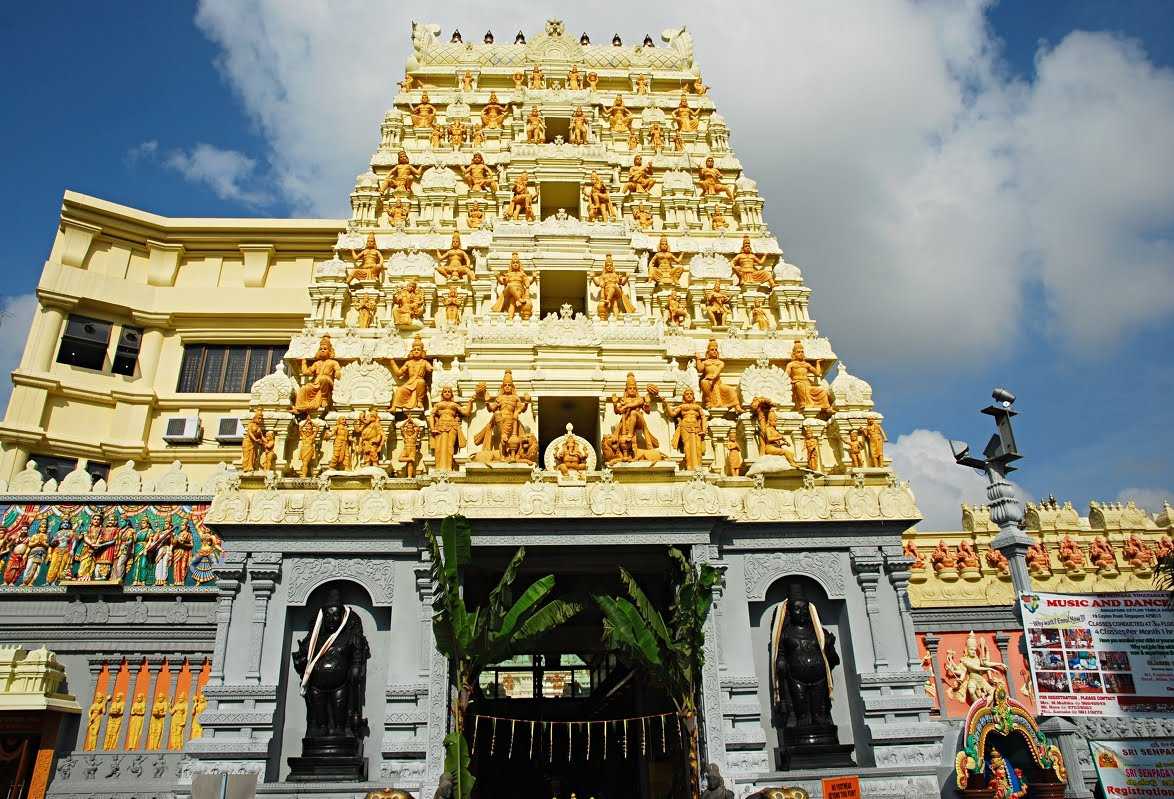 The ornate entrance tower (gopuram) of Sri Senpaga Vinayagar Temple in Singapore